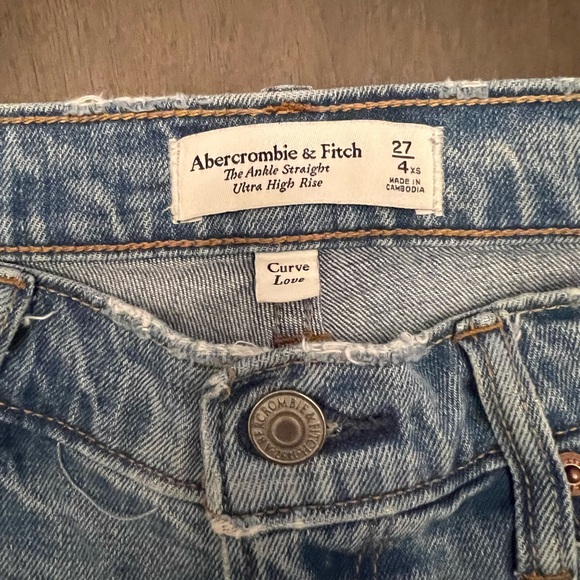 Abercrombie and Fitch Curve Love Ankle Straight Ultra High Rise - Picture 2 of 3